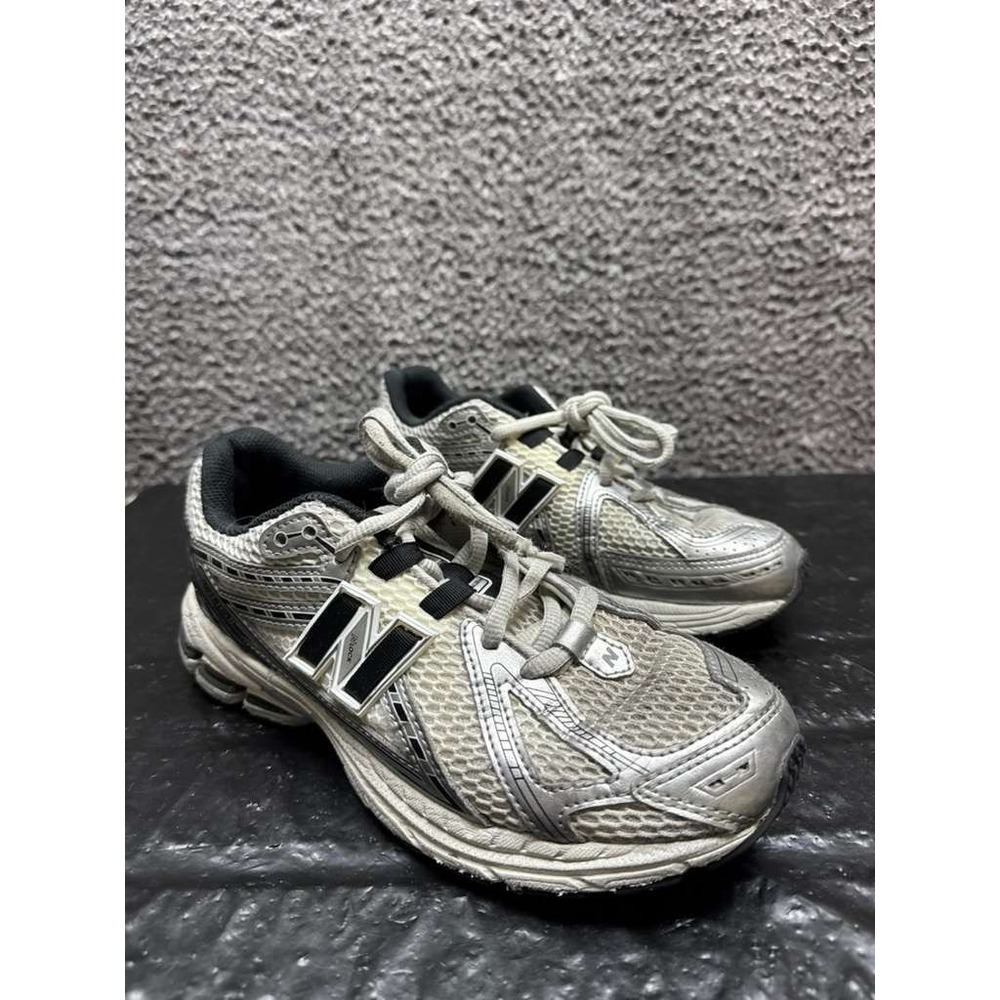 New Balance 1906R Lace Up Sneakers Silver Metallic Black GC1906ER Boys Size 7 US